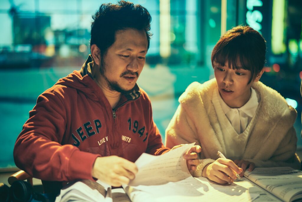 當我看見宋芸樺的第一眼，我的頭上就長出一條烤香腸。 13