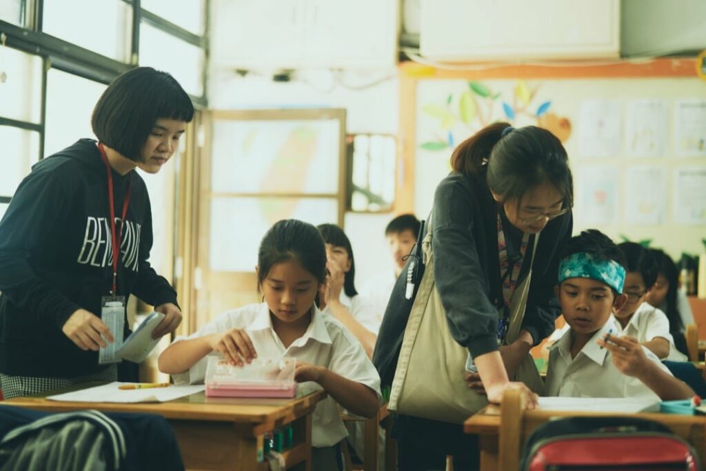 小阿綸回憶錄與小小咪 8 這張圖片的 alt 屬性值為空,它的檔案名稱為 moon_small_boy_8-1024x683.jpg